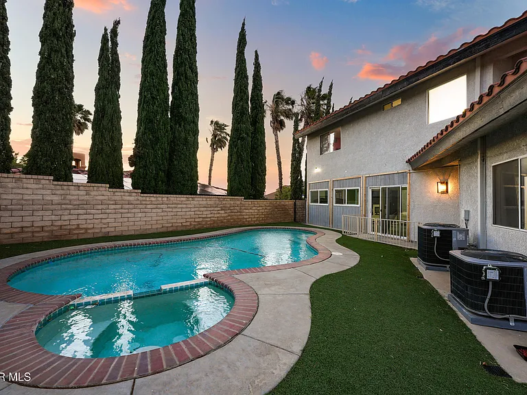 Pool & Spa